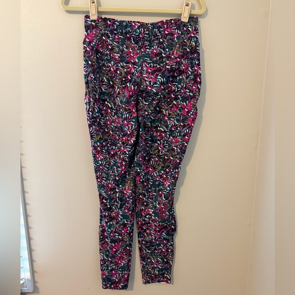 [LULULEMON] Base Pace High-Rise Tight 27” in ‘Floral Electric Multi’ - Picture 7 of 11